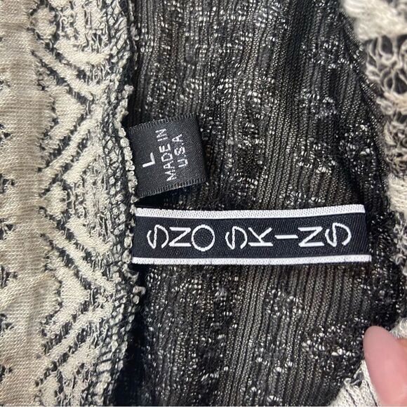 Ladies Sno Skins Black and Beige Print‎ Button Down Collar Long Sleeve Blouse L - Picture 7 of 7